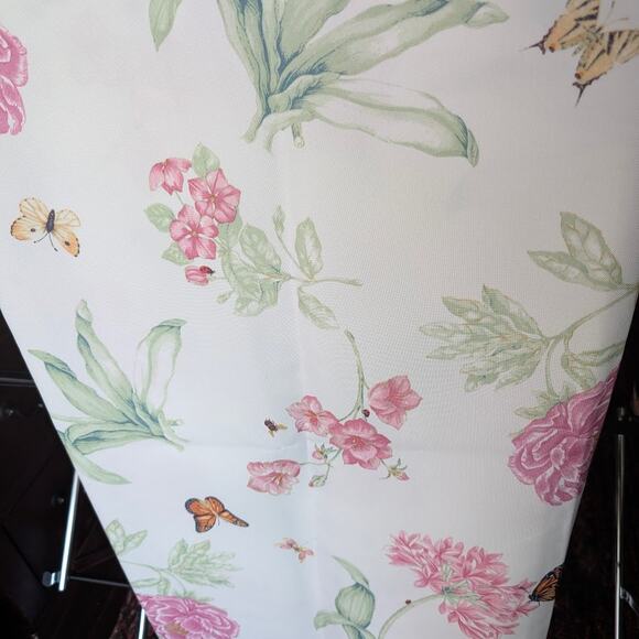 Lenox Butterfly Meadow Tablecloth – 52” x 70” - Picture 2 of 5